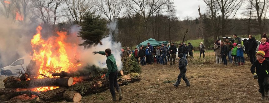 christbaumsammlung feuer